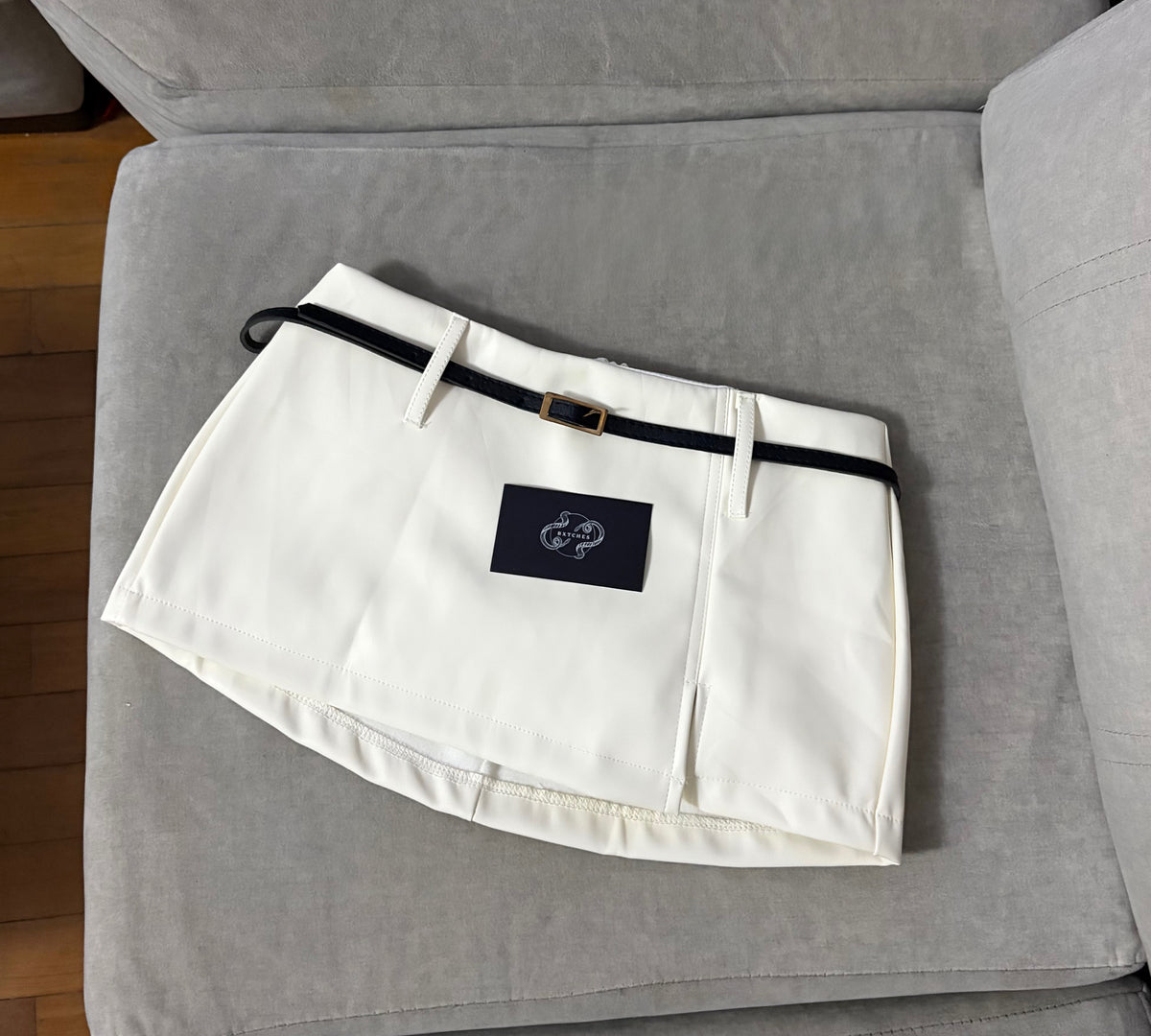 Minifalda cuerina (short interno)