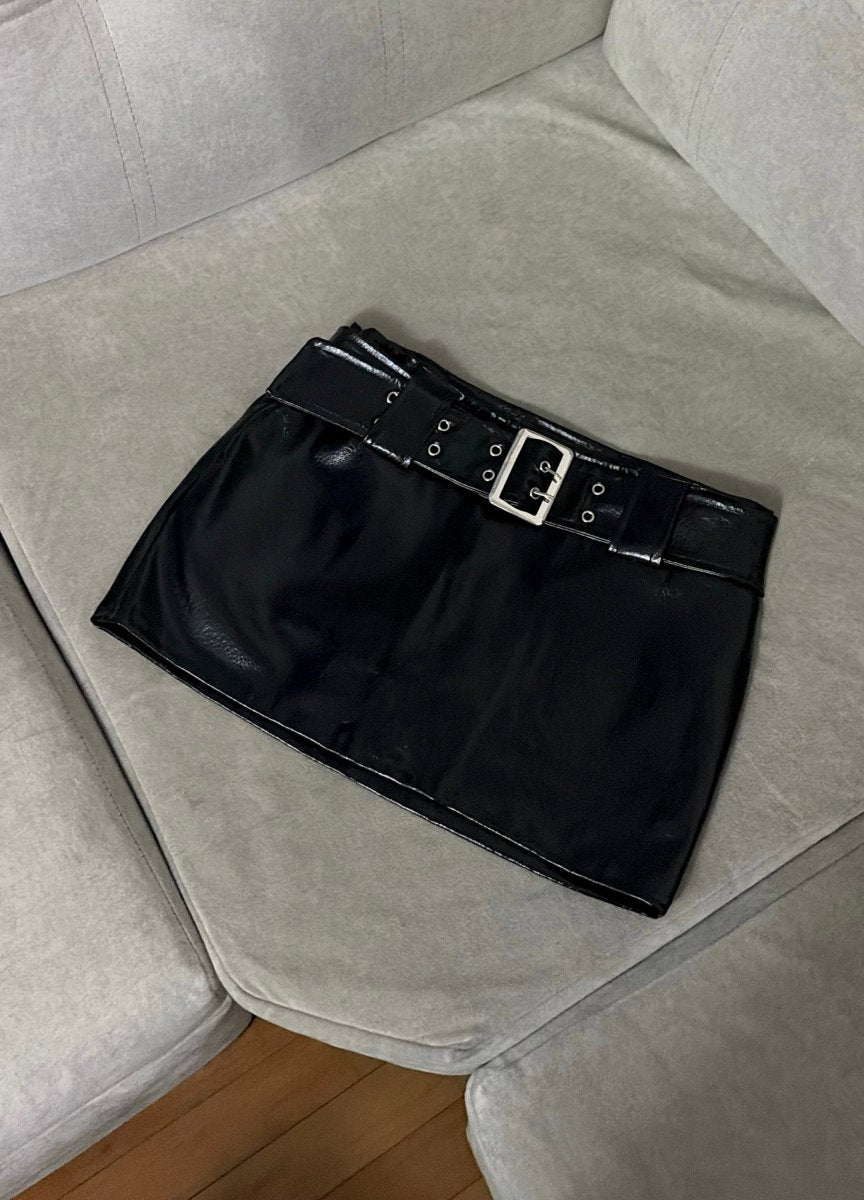 Minifalda cuerina Belt (correa y short interno) - BxtchesStore